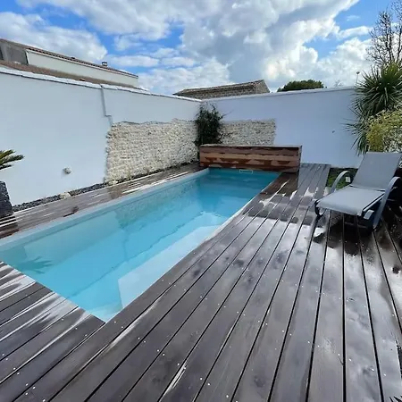 Holiday home Maison Neuve T4 Toute Equipee Piscine Chauffe Nieul-sur-Mer