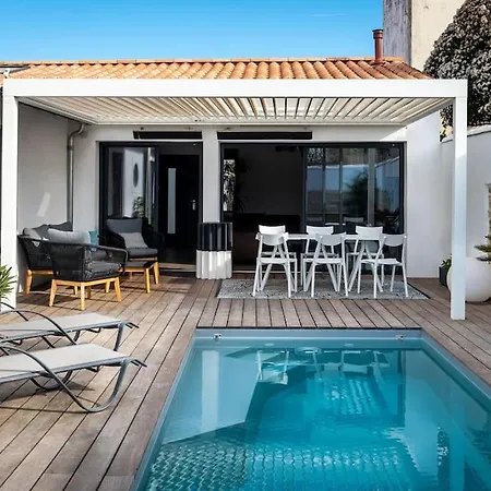 Holiday home Maison Neuve T4 Toute Equipee Piscine Chauffe